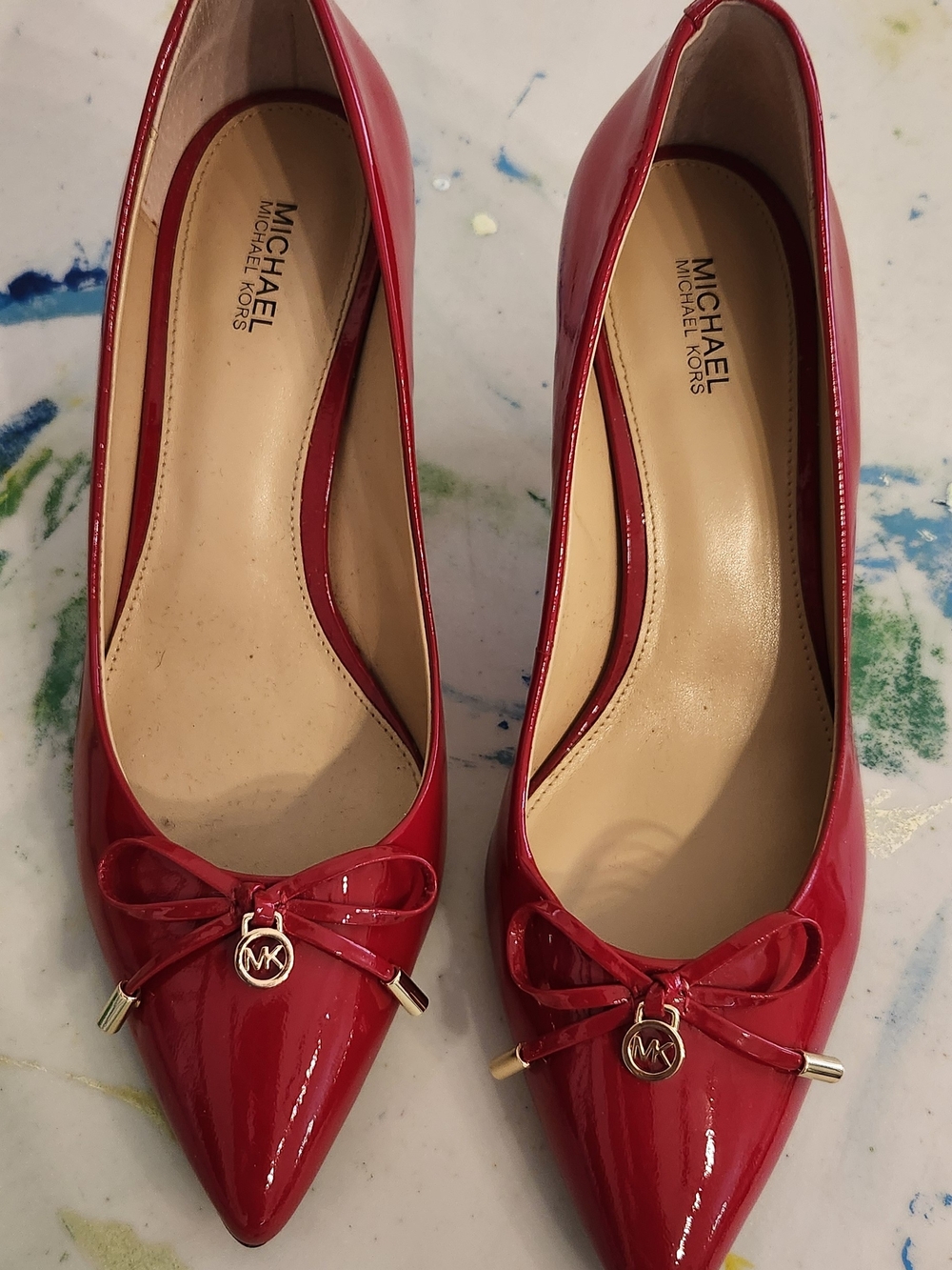 Michael Kors Red Patent Leather Bow Pointed Toe Pumps – Size 9M